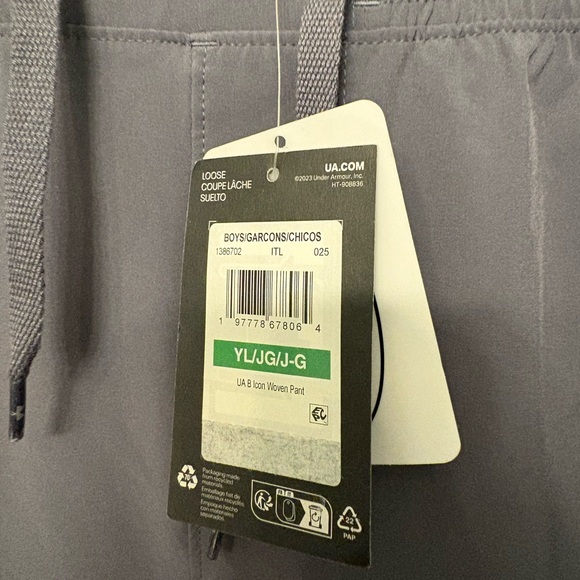 NWT Boys Youth Under Armour UA Icon Woven Cargo Pants Gray Large $50 - Picture 3 of 7